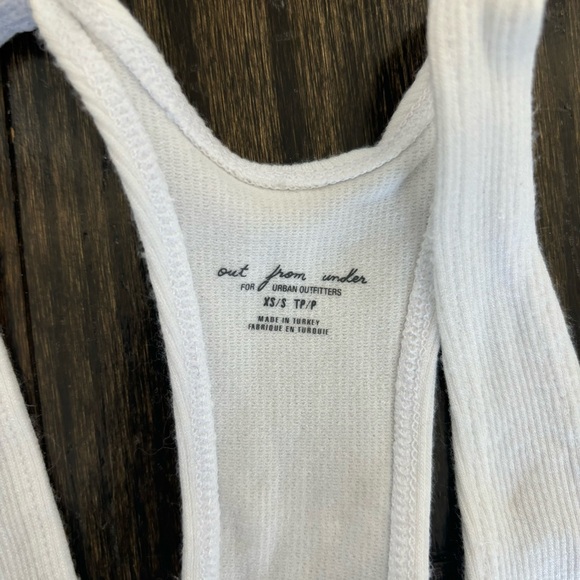 Out from under bra top - Picture 4 of 4